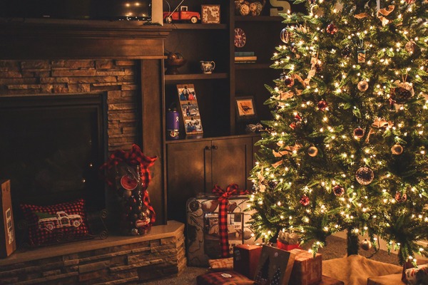 Unforgettable Gifts: Crafting the Perfect Christmas Surprise