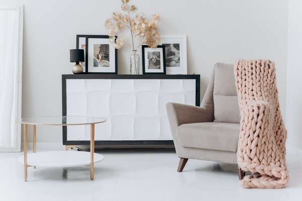 Transform Your Space: The Art of Using Art in Modern Home Decor