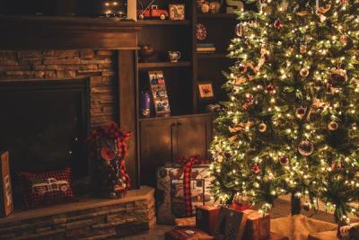 Unforgettable Gifts: Crafting the Perfect Christmas Surprise
